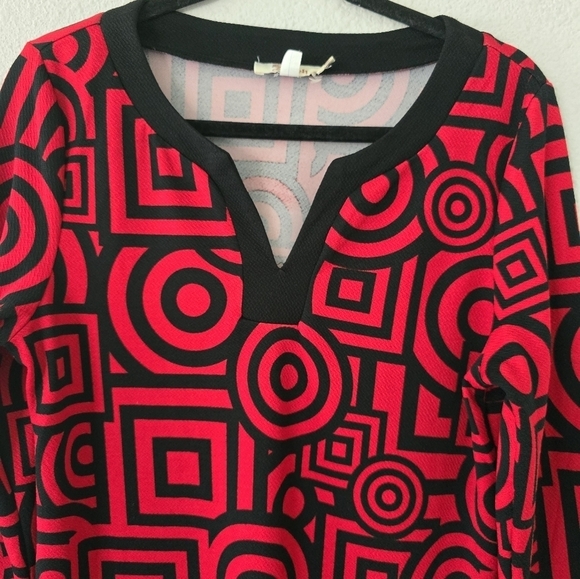 Aryeh Dress Womens Sz L Geo Print Red Black Stretch Knit Dark Romantic Exellent - Picture 4 of 11
